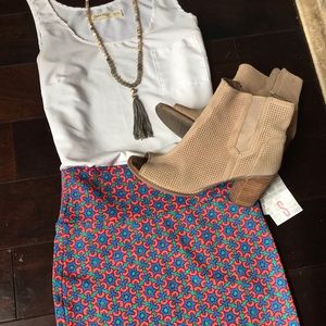 NEW LuLaRoe Cassie - Small